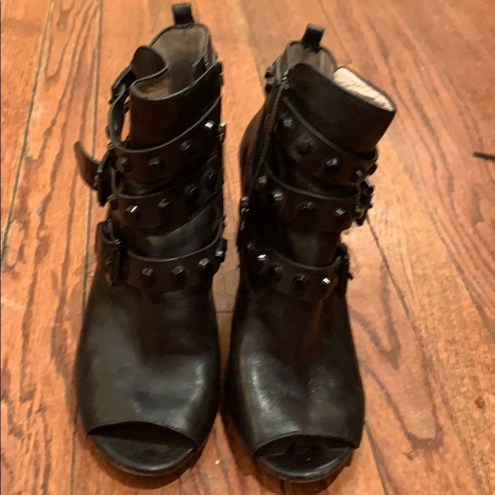 Michale lord black leather bootie size 8